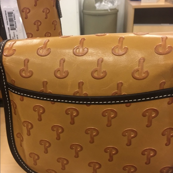 **SOLD**Dooney & Bourke Phillies Crossbody Handbag - Picture 4 of 8